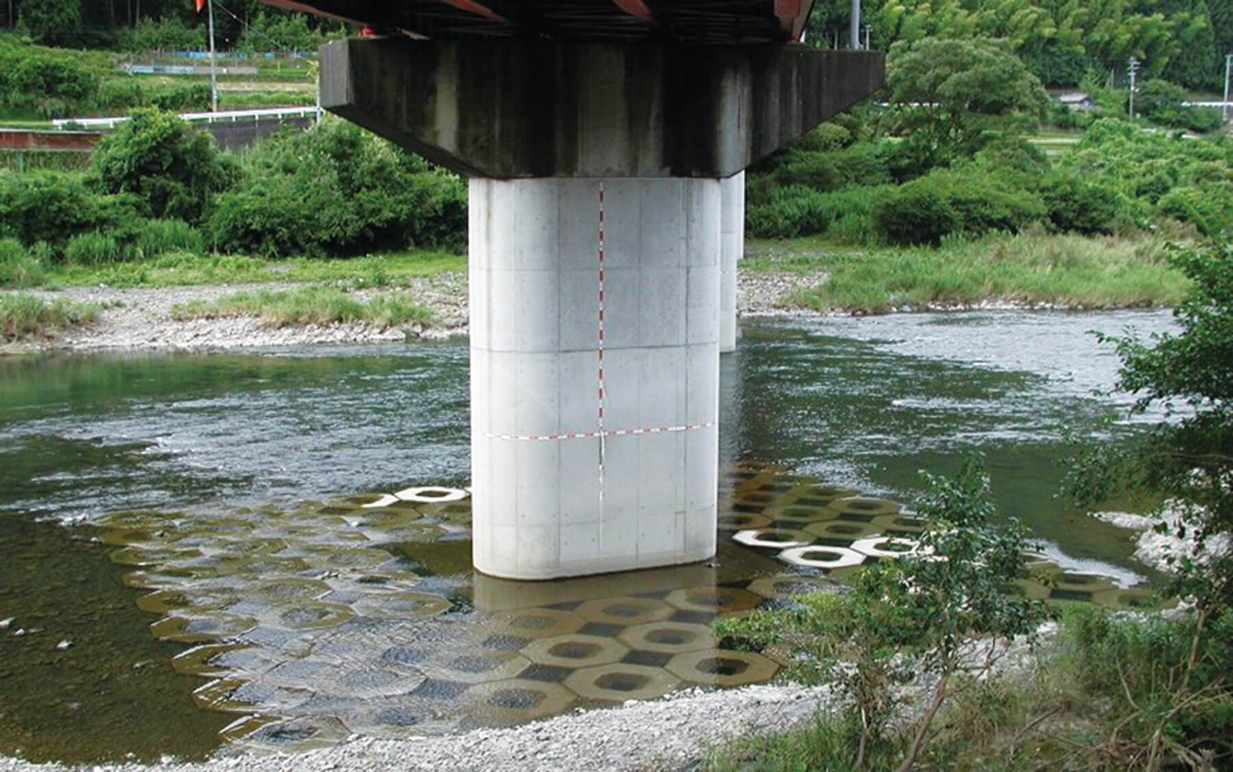 01 河川の事例 橋脚基礎根固工：OR-Ⅱ型5t連結 [和歌山県 日高川]